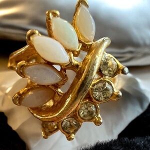 Vintage Uncas Gold Tone Marquise Faux Opal & Clear Rhinestone Fashion Ring - 5.5